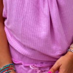 חליפת וופל גופיה גב פתוח וחצאית ורוד1.png חליפת וופל גופיה גב פתוח וחצאית ורוד1.png