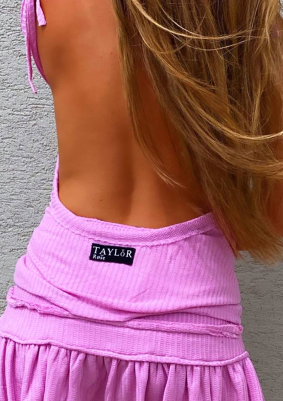 חליפת וופל גופיה גב פתוח וחצאית ורוד3.png חליפת וופל גופיה גב פתוח וחצאית ורוד3.png