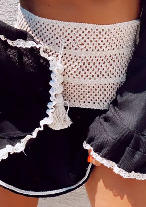 חצאית קרושה בשילוב טטרה שחורה ואבזור חרוז בוהו 1.png חצאית קרושה בשילוב טטרה שחורה ואבזור חרוז בוהו 1.png