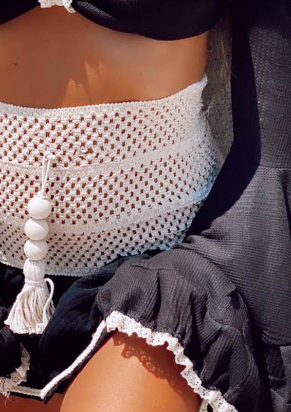 חצאית קרושה בשילוב טטרה שחורה ואבזור חרוז בוהו 2.png חצאית קרושה בשילוב טטרה שחורה ואבזור חרוז בוהו 2.png