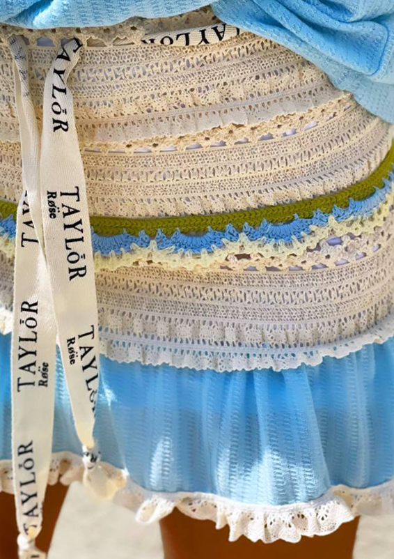 חצאית תכלת1.png חצאית תכלת1.png