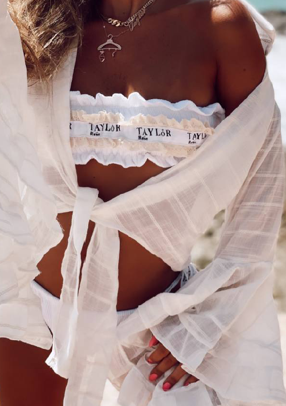 טיילור וינטאז לבן עליונית3.png טיילור וינטאז לבן עליונית3.png