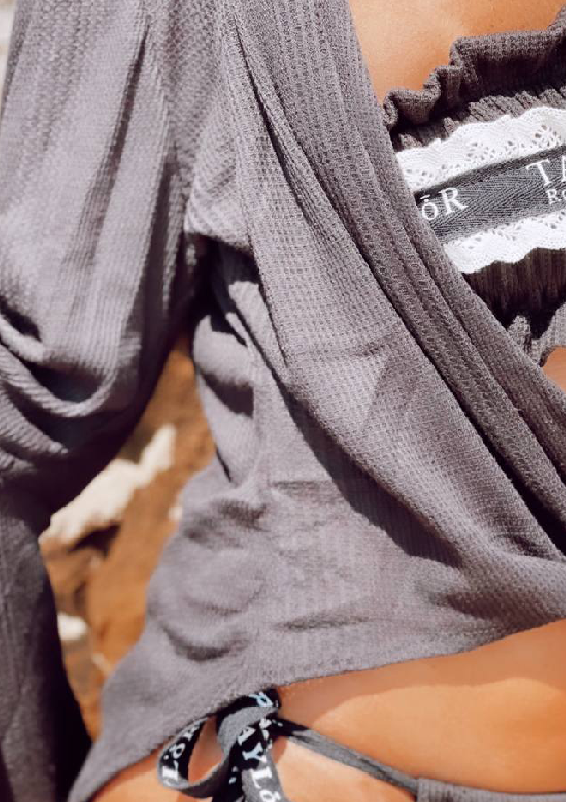 טיילור וינטאז שחור עליונית1.png טיילור וינטאז שחור עליונית1.png