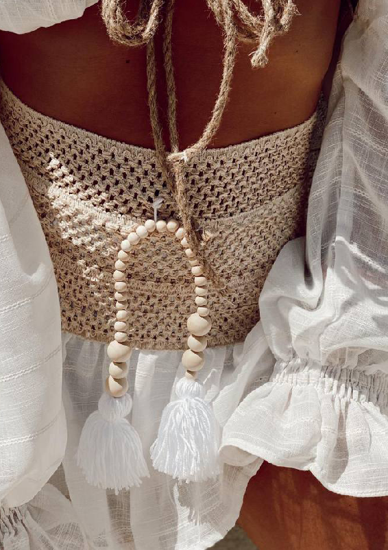 טיילור לוק לבן חצאית2.png