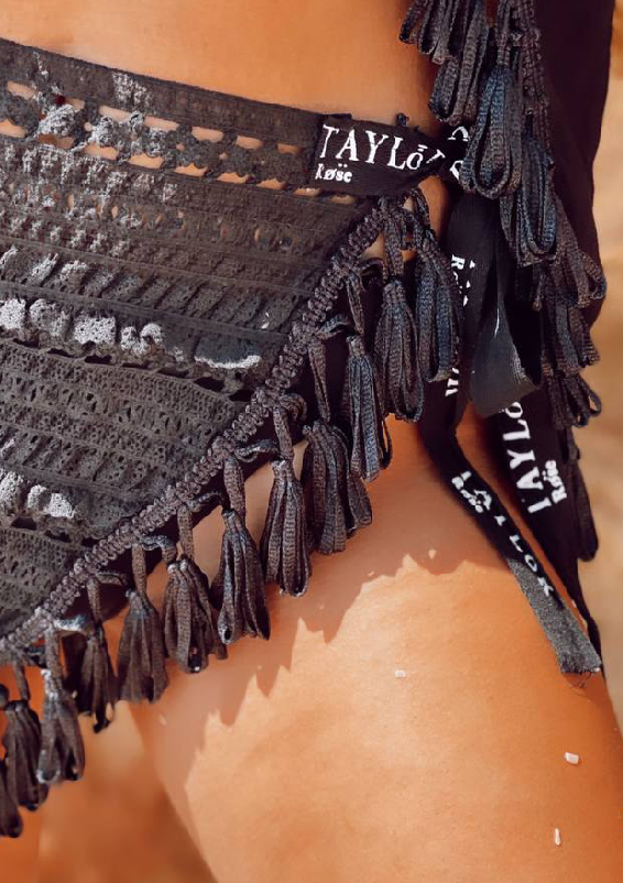 פראו שחור ביץ וואר1.png